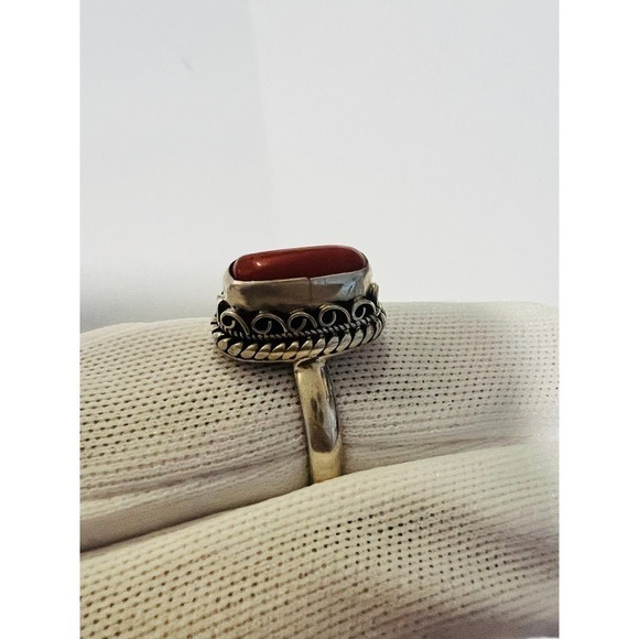 Beautiful sterling silver ring with center stone - Picture 1 of 5
